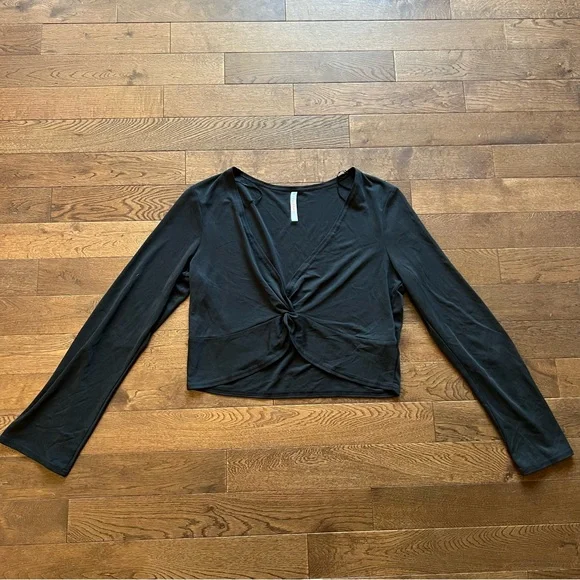 Fabletics Shirt - Picture 4 of 14